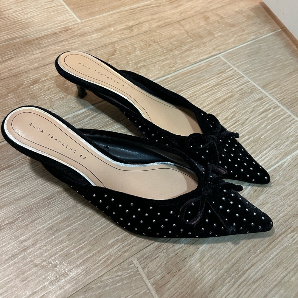 Pointed Toe Kitten Heels - Open Back Velvet